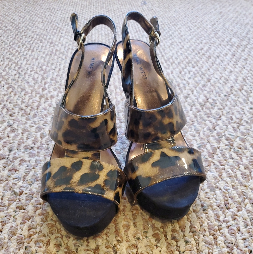 NINE WEST CHEETAH PRINT HEELED SANDALS